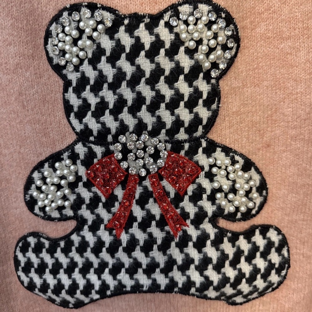 Women’s Boutique Large / XL Pink Teddy Bear Bow Sweater, Pearls, Gems, Bling NWT - Picture 3 of 11